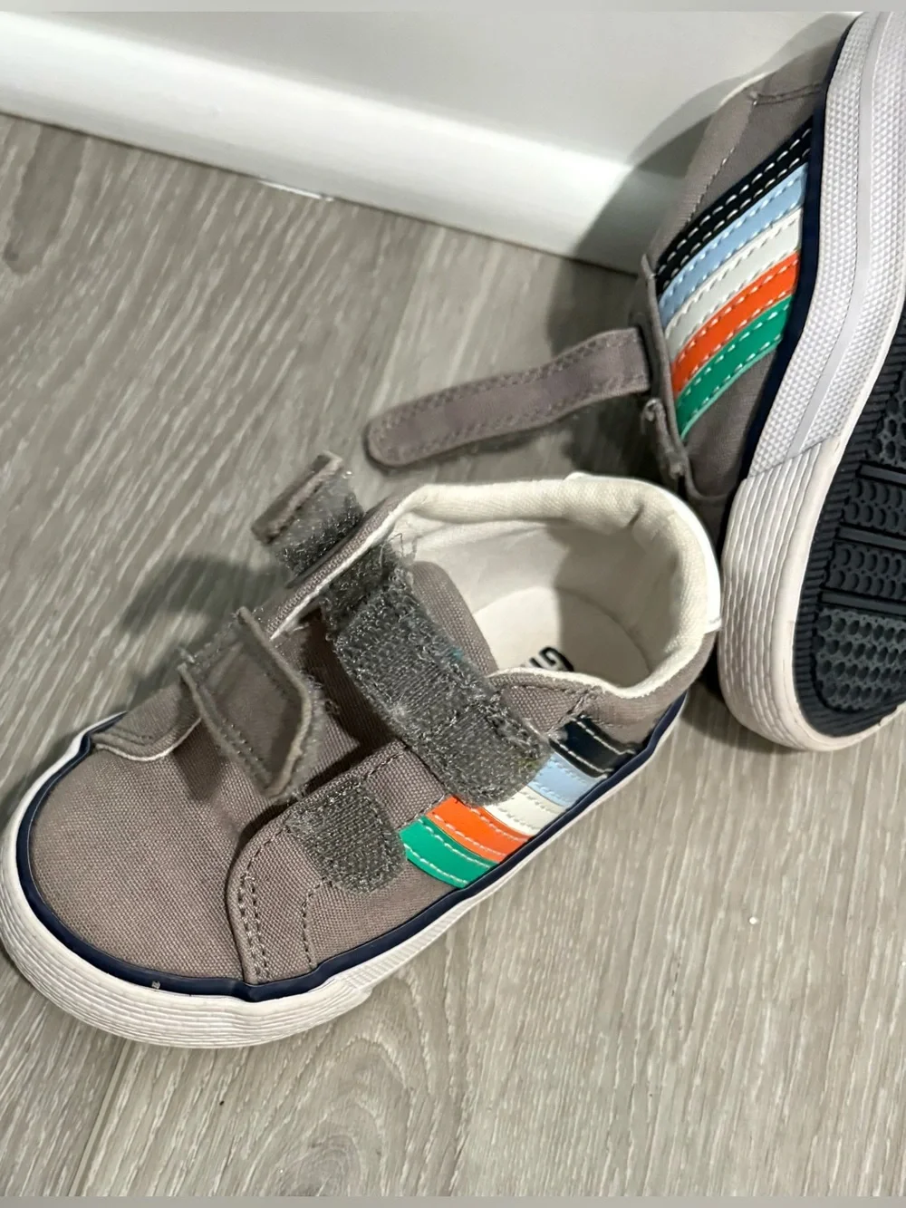 Gymboree Brown Kids Velcro Sneakers.  Toddler Size 6